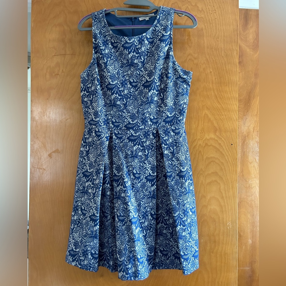 Embroidered lace dress EUC - Picture 2 of 7